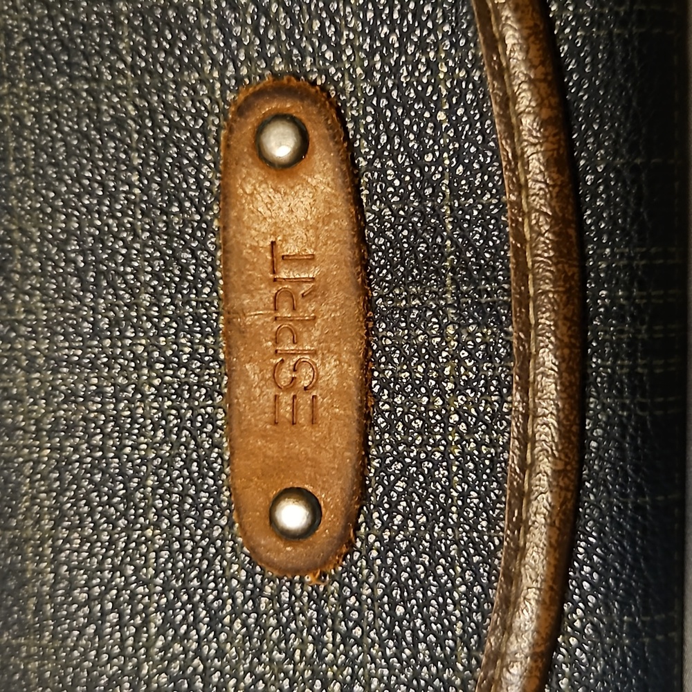 Esprit Wallet - Picture 2 of 10